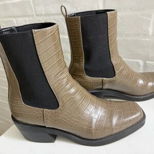 Elegant and Cool Croc-Embossed Brown Ankle Booties